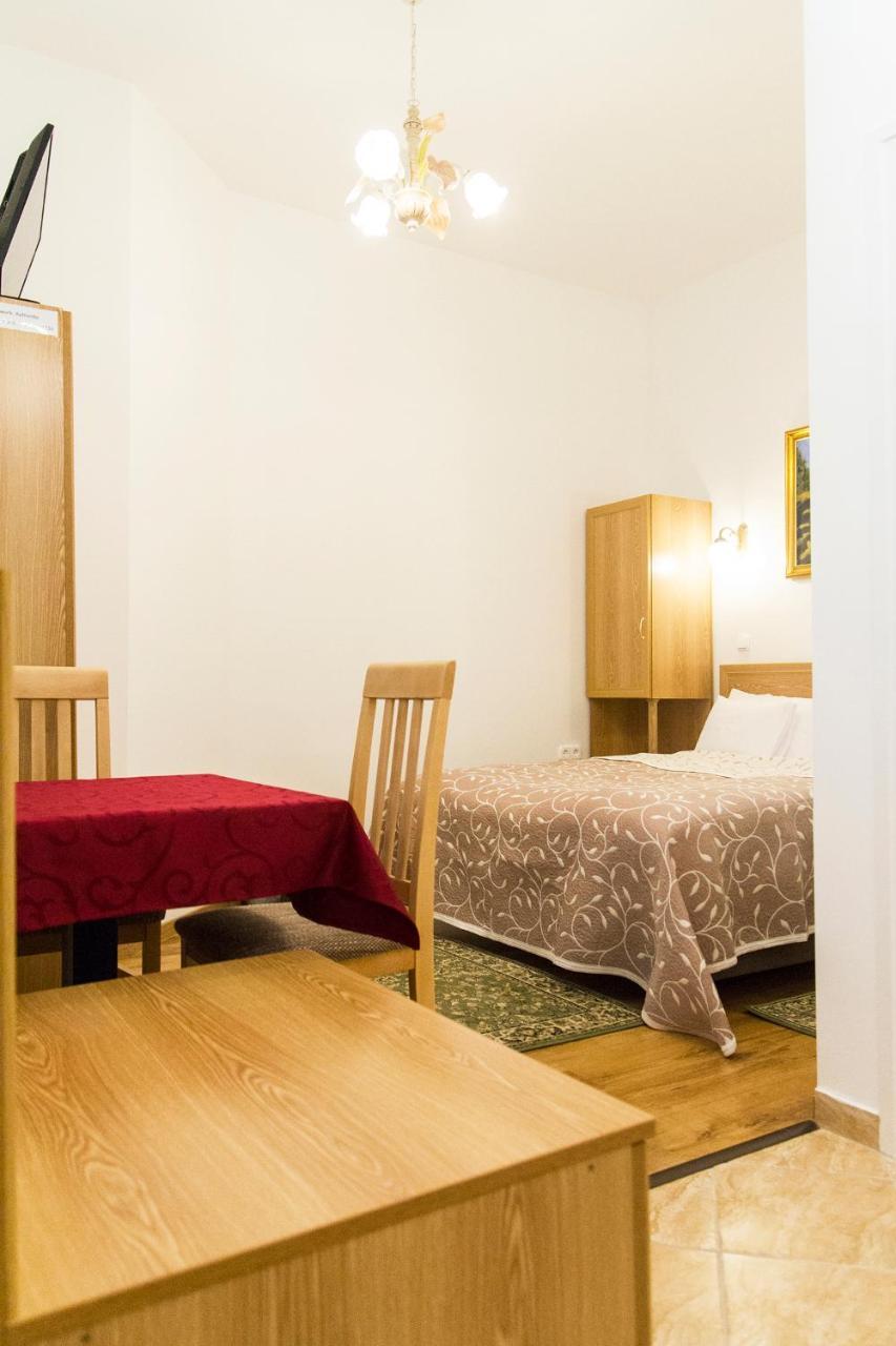 Authentic Akacfa Apartment Budapest Exterior photo